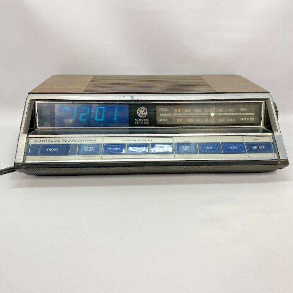 Vintage GE 7-4662A Electronic Touch AM/FM Alarm Clock Radio, Wood Grain - Tested